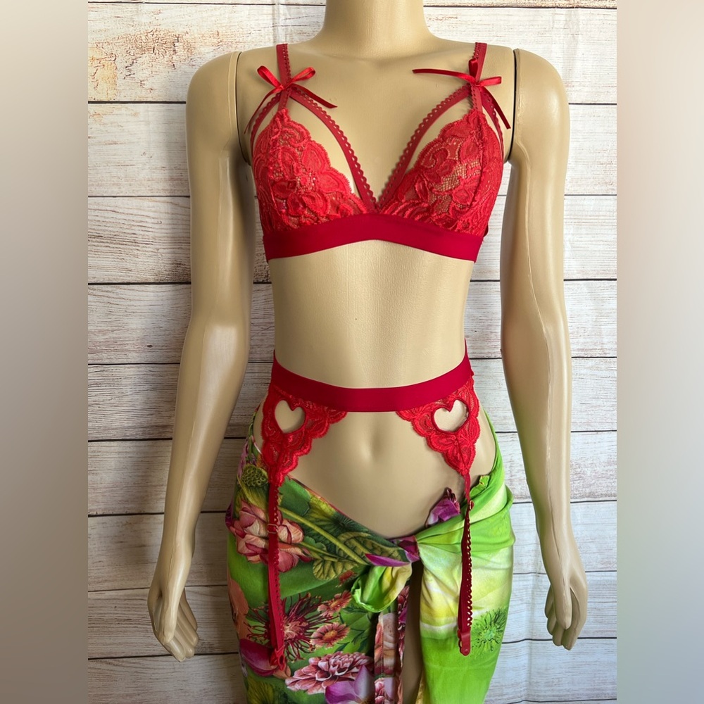 Mapale Women Red Lace Bra And Sheer Lace Garter Belt Size S